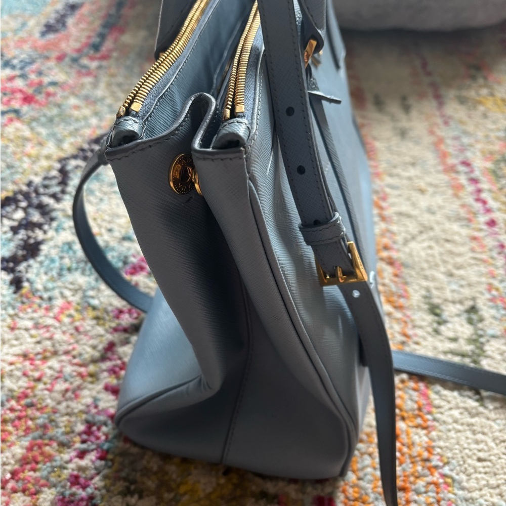 Prada Saffiano Large Double Zip Tote in Powder Blue (“Astrale”) Gold Hardware - Picture 7 of 16